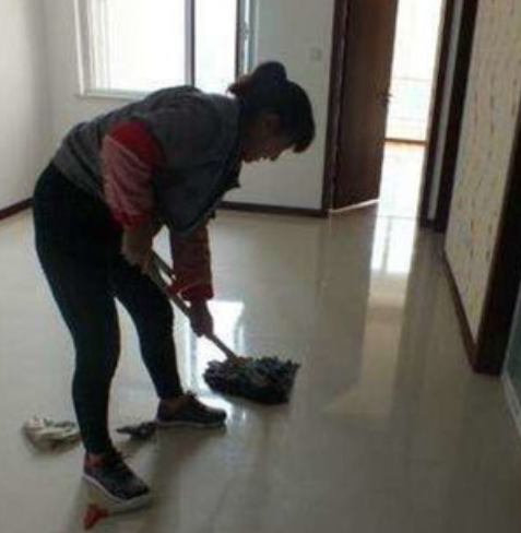 广州办公室保洁公司:家庭地面如何清洁？