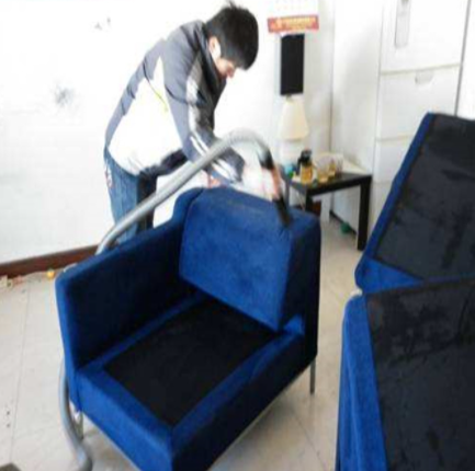 <a href=http://www.wjj888.com/ target=_blank class=infotextkey>广州保洁公司</a>:椅子是怎么清洗的?